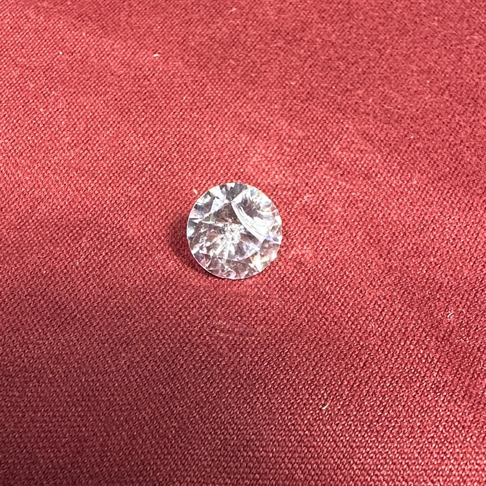 Aprox 1 carat CZ